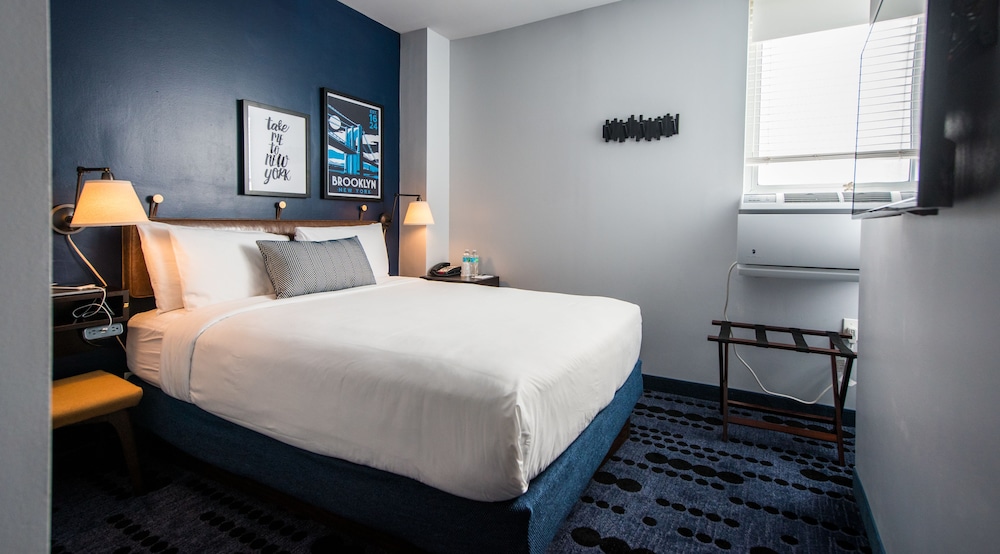 Hotel 373 25/47