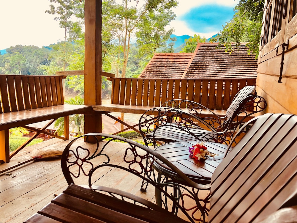 BAANPUFA RESORT 66/80