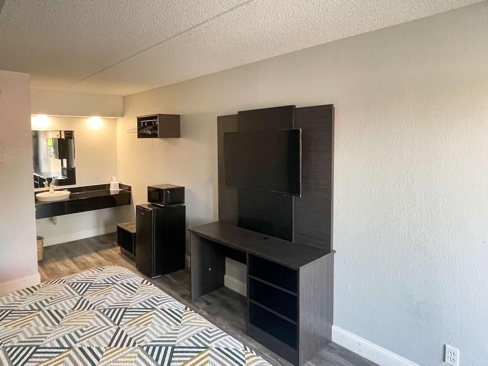Motel6 Memphis, TN - Downtown 13/58