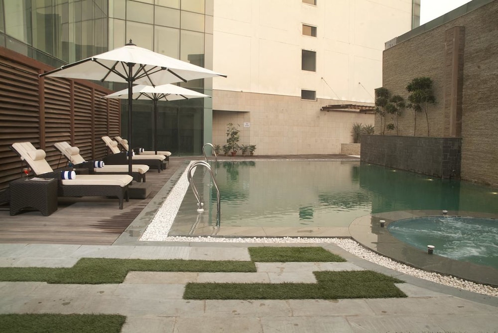 Savoy Suites Greater Noida 17/61