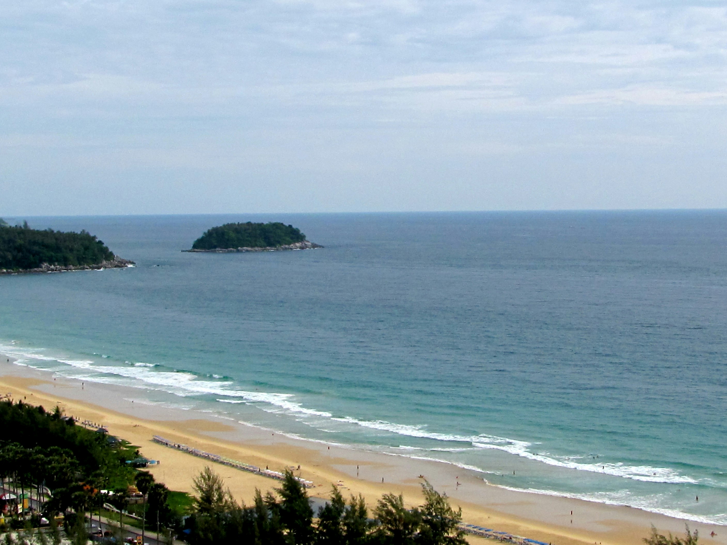Waterfront Suites Phuket by Centara 70/76