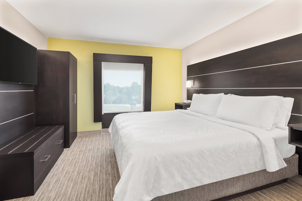 Holiday Inn Express Hotel Suites Greenville Spartanburg Duncan 24/66