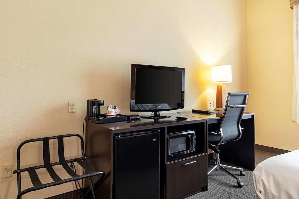 Sleep Inn & Suites Dyersburg I-155 34/39