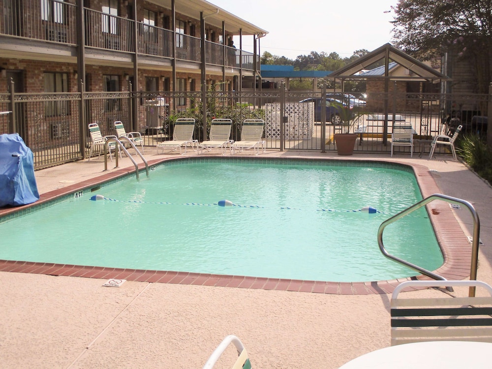 Studio6 Luling, LA in LULING - LA