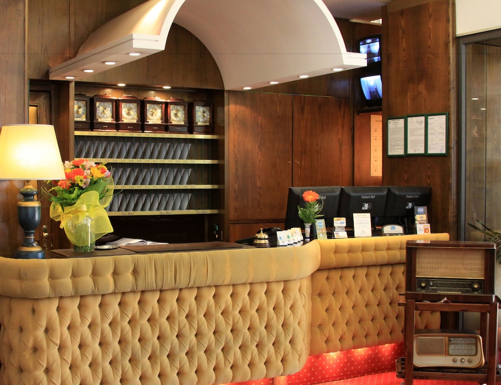 Euro Hotel 4/38