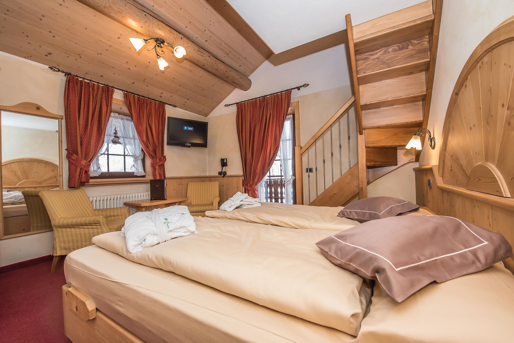 ROOM, QUADRUPLE, DOUBLE AND TWIN BEDS