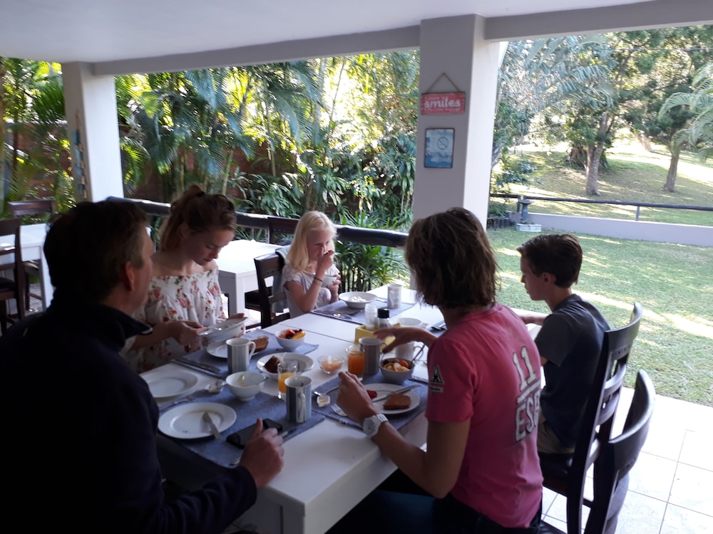 Sandpiper Guest House 28/38