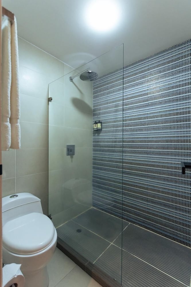 Zione Luxury Hotel Pereira 64/66
