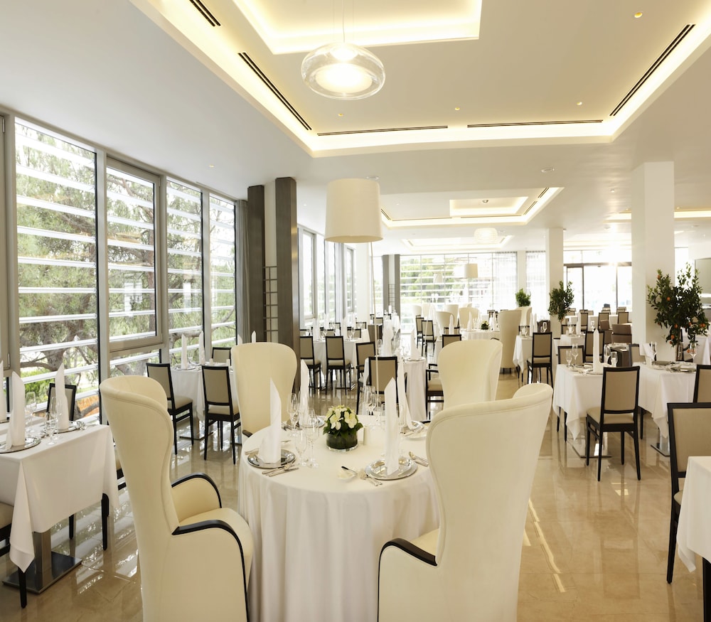 Hotel Slovenija 52/68