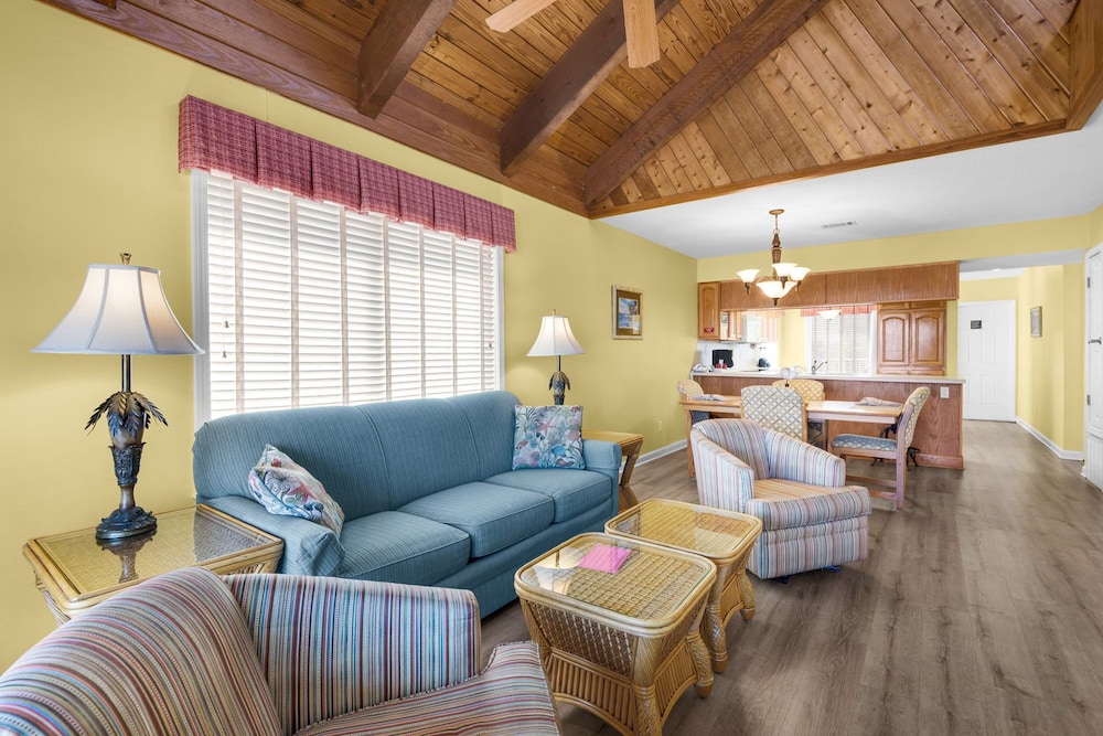 Soundside Holiday Beach Resort 57/64