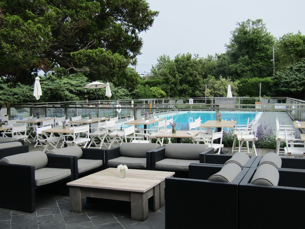 Sole East Resort 49/53