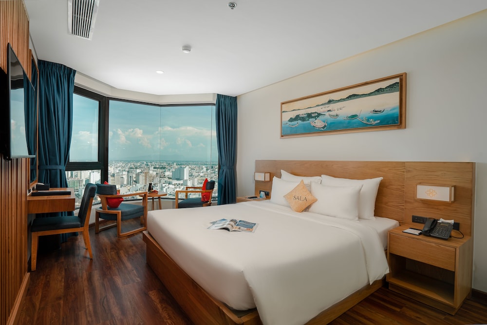 SUPERIOR, DOUBLE BED, PARTIAL SEA VIEW