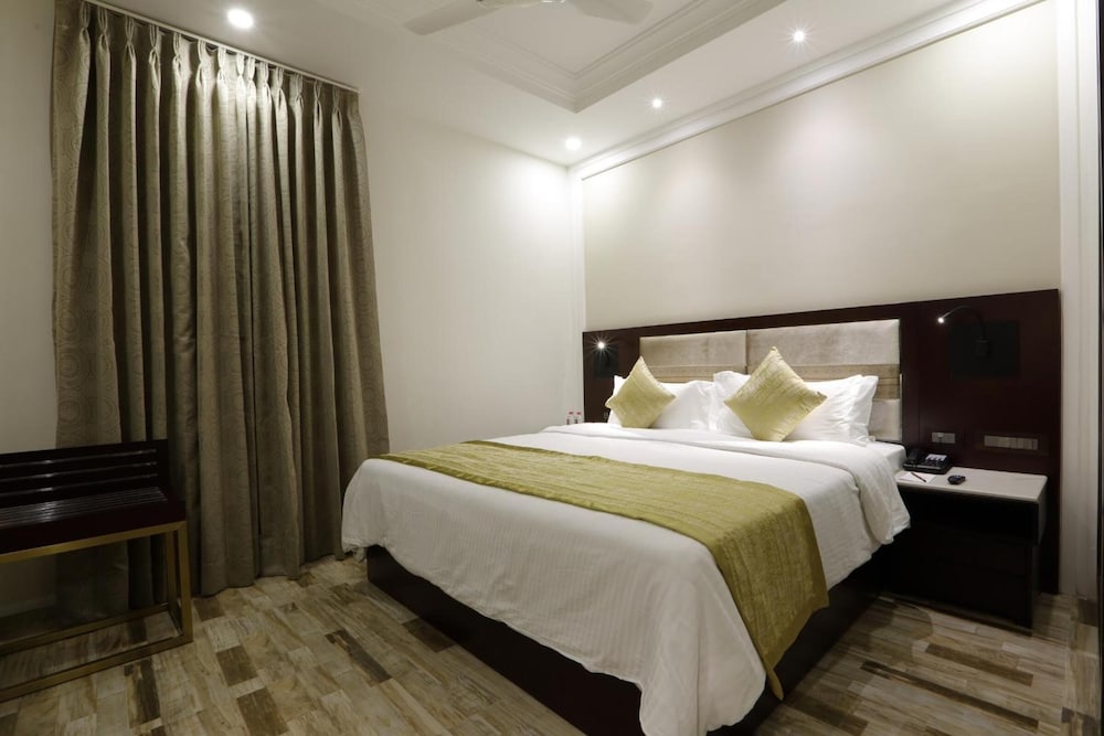 REGENTA Inn Ranip Ahmedabad 7/32