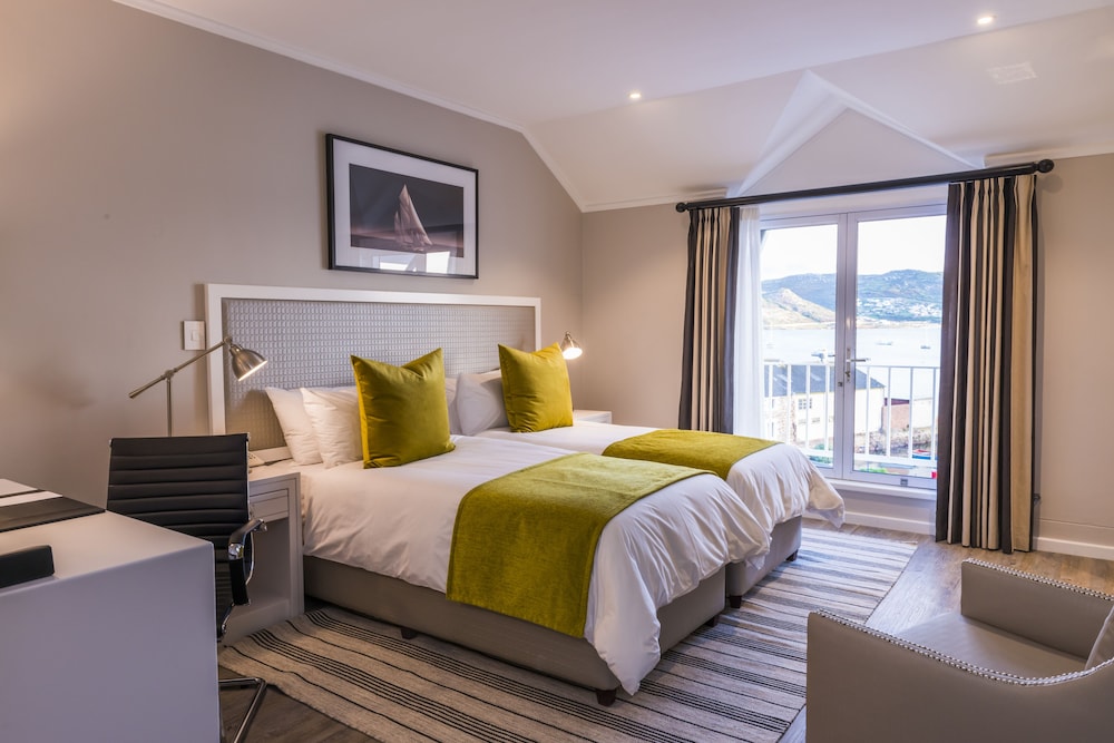 Simon's Town Quayside Hotel 10/60