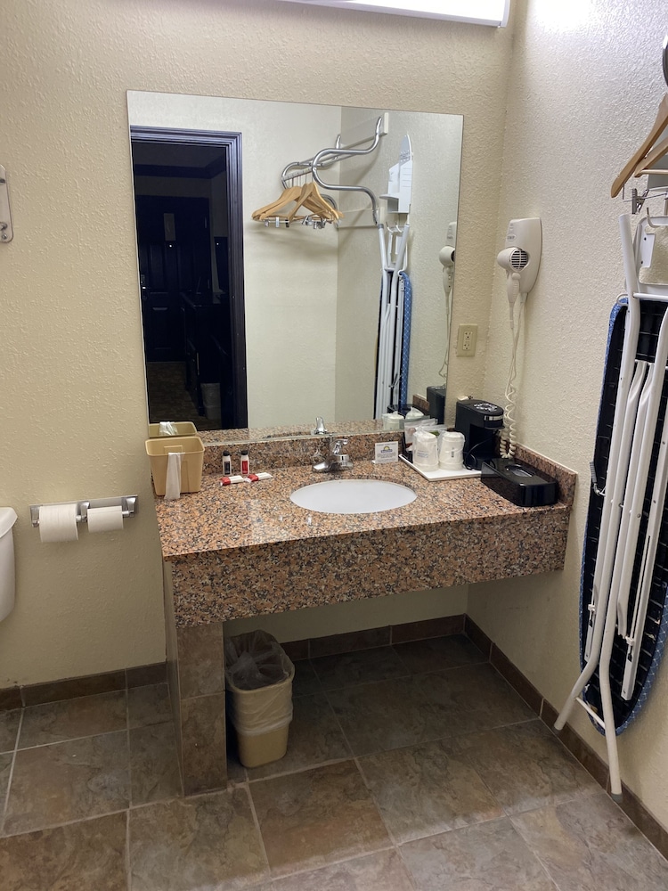 Days Inn by Wyndham Oklahoma City/Moore 27/30