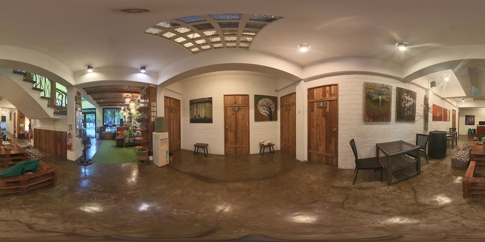 Cabins By Eco Hotel Tagaytay 15/67