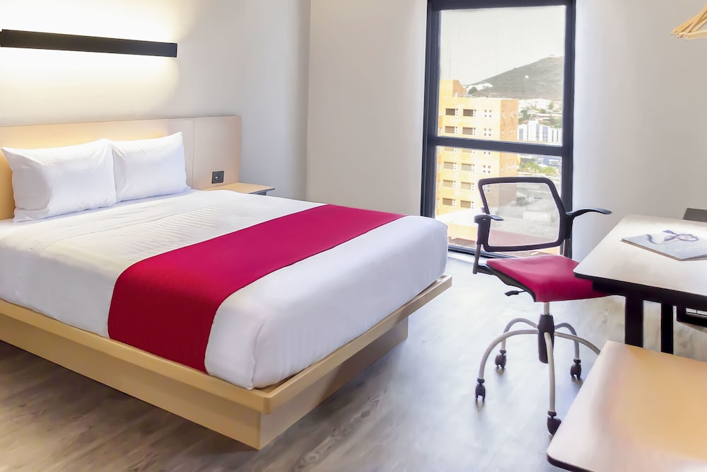 City Express Plus by Marriott Monterrey Galerias 9/32