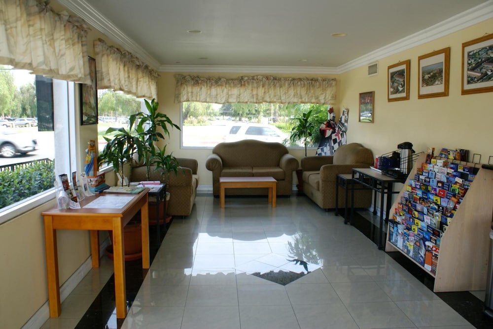 Colony Inn Buena Park 45/64