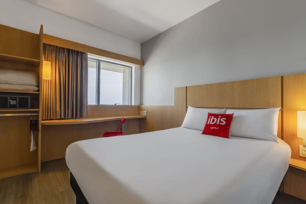IBIS CARTAGENA MARBELLA 14/64