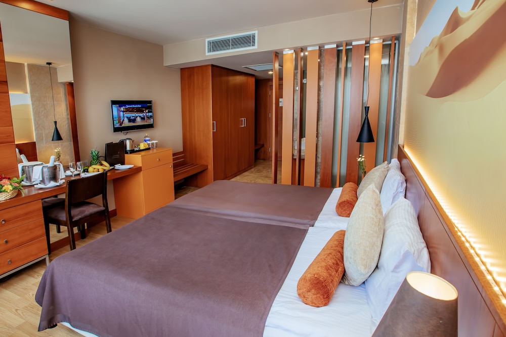 Lake, House, Double Bed