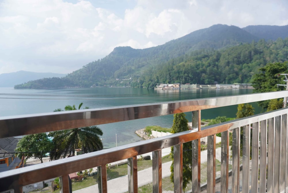 Grand Tamaro Hotel Parapat 42/49