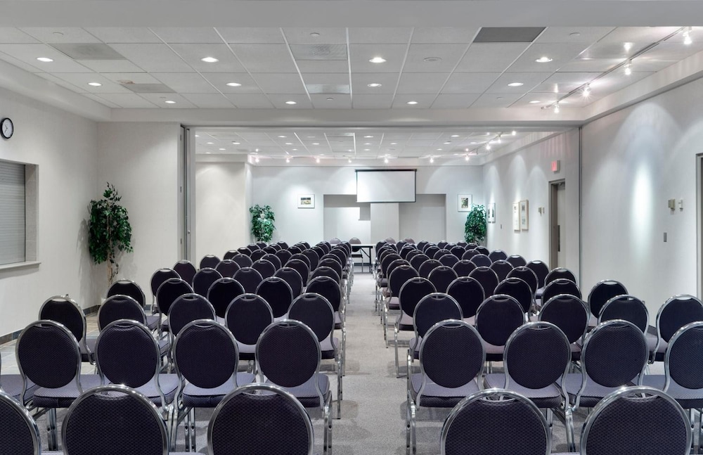 Residence & Conference Centre - Toronto 35/37