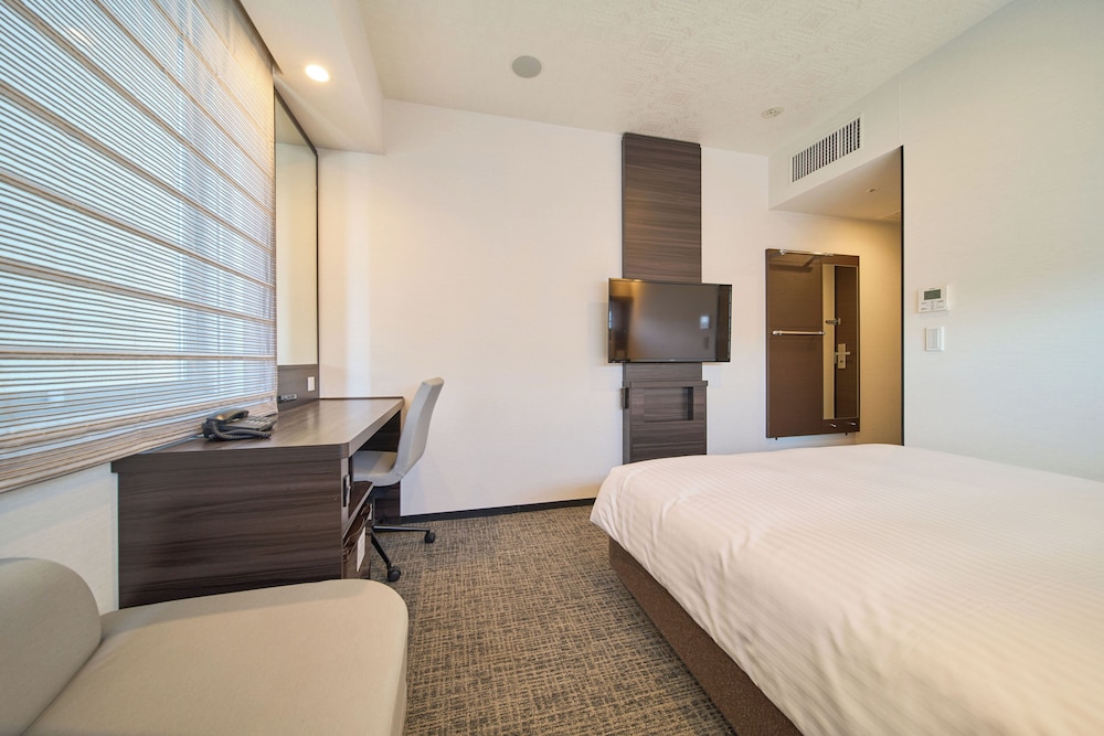 ROOM, DOUBLE BED
