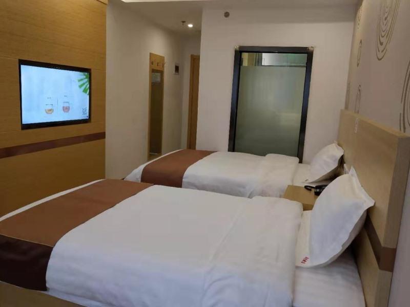 Twin Room No Window