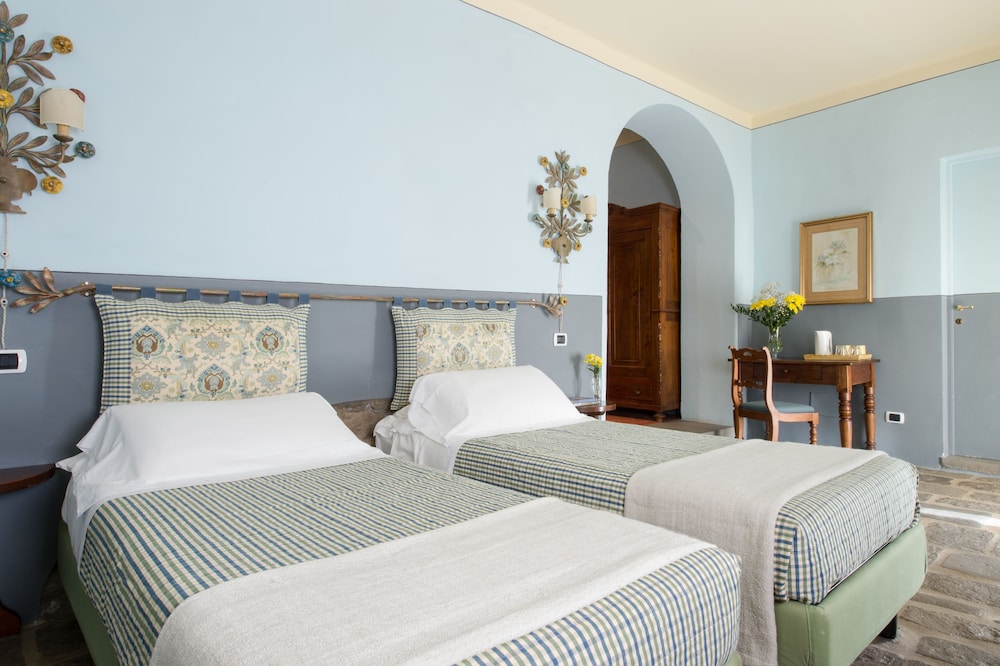Deluxe, Double Bed