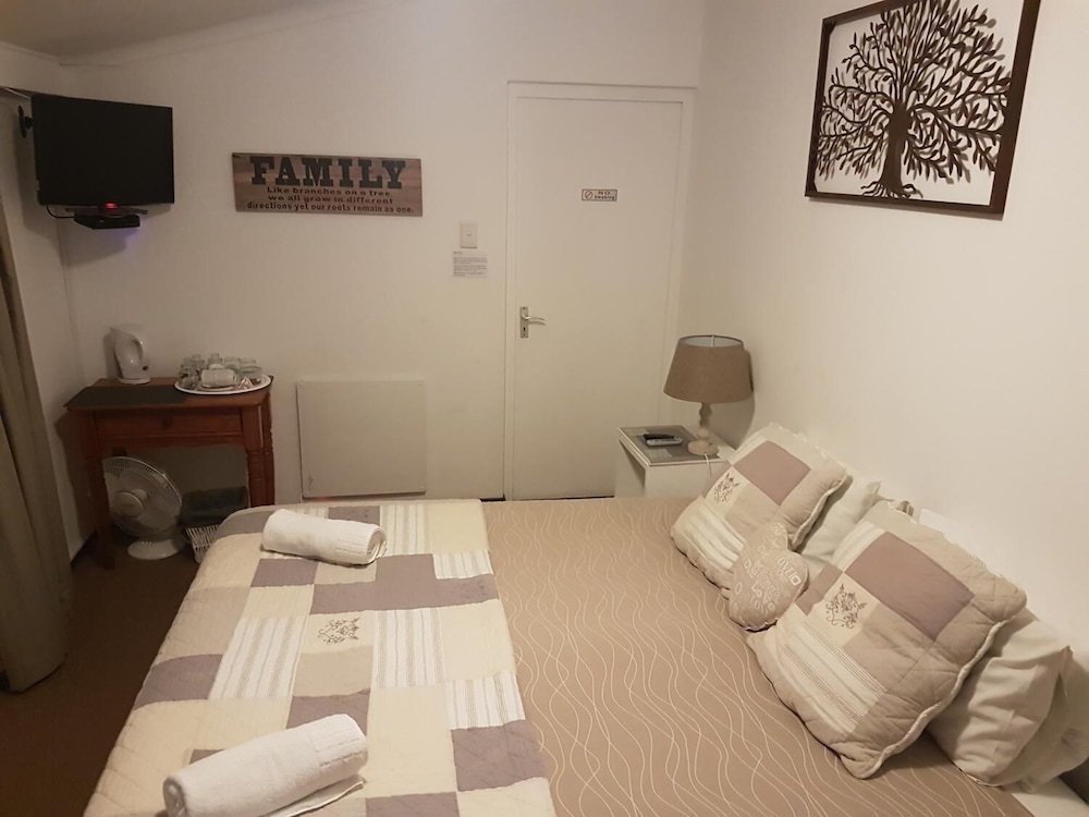 Sunbird Guest House 22/50