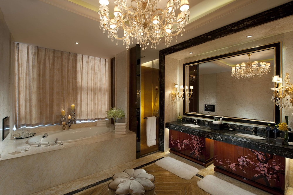 Hilton Nanjing 9/98