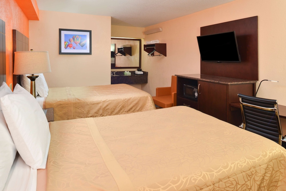 غرفة بسريرين مزدوجين للمدخنين، Americas Best Value Inn Pittsburgh Airport 2/4