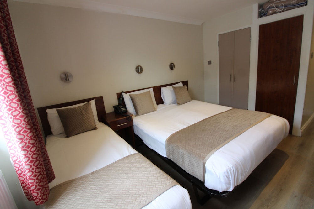 Wedgewood Hotel 27/66