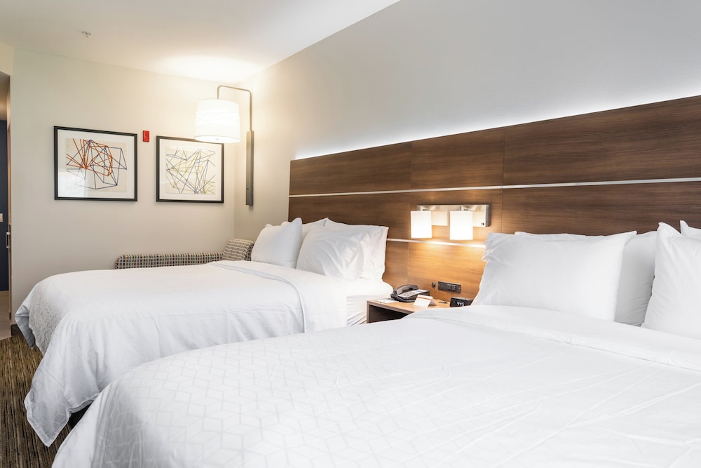 Standard, 2 Double Beds, Accessible