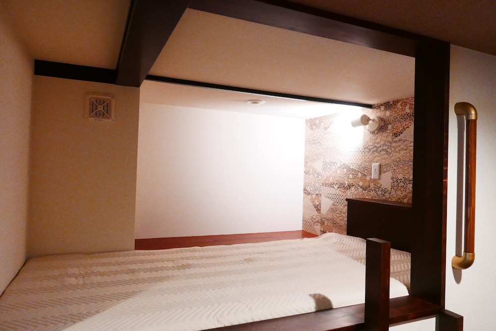 MIXED DORM, DELUXE, SINGLE BED