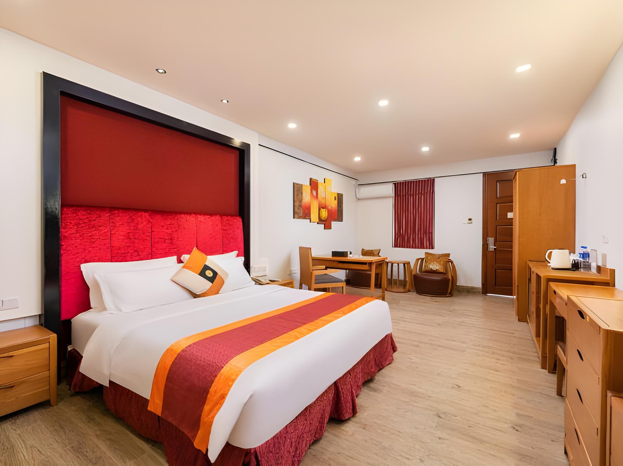 Garden, King Bed