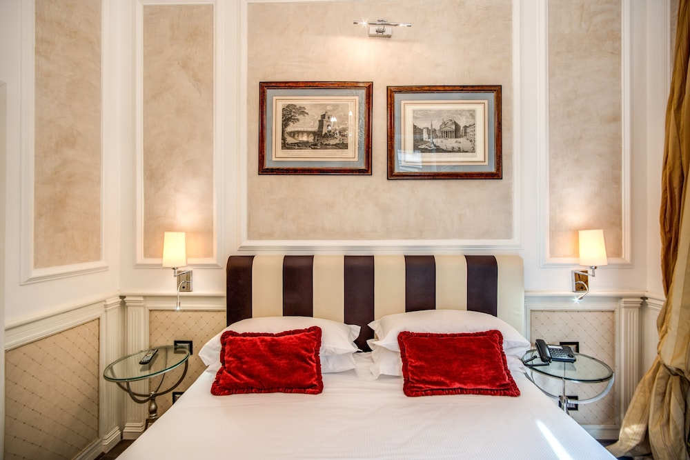 The Britannia Hotel 38/47
