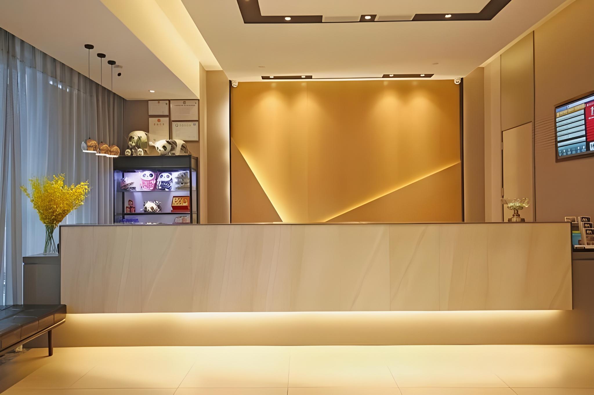 Homeinn Selected (Chengdu Panda Base Zoo subway station store) 10/35