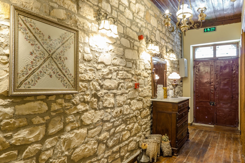 Urla Tas Konak Otel 3/50