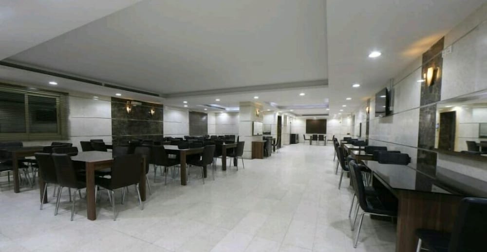 Snood Alazama Hotel 17/20