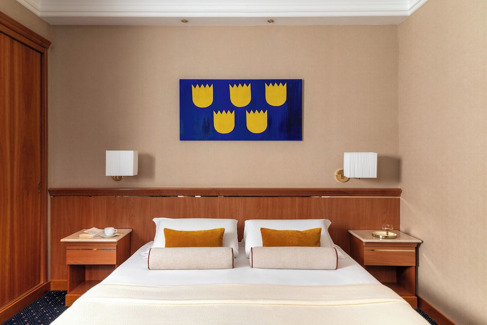 Room, Triple