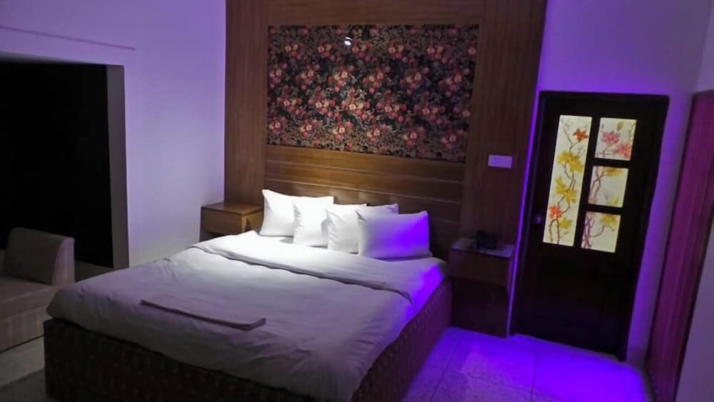 Nagar Valley Hotel 35/50