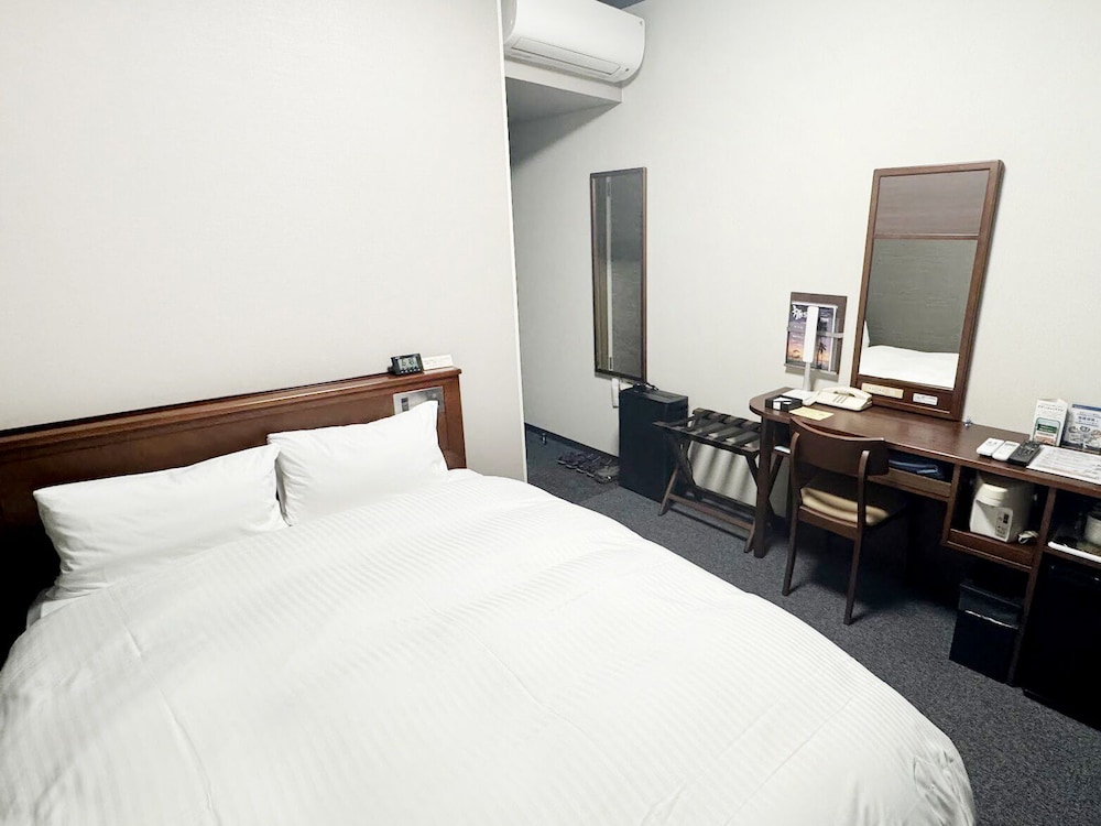 Hotel Route-Inn Isahaya Inter 14/53