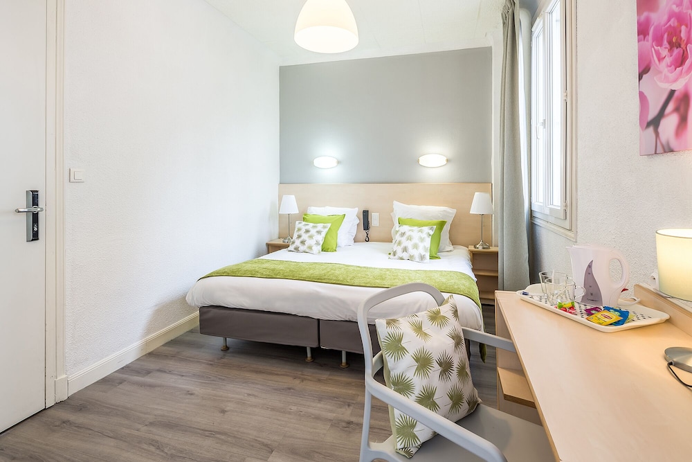Hotel Notre- Dame De France 12/41