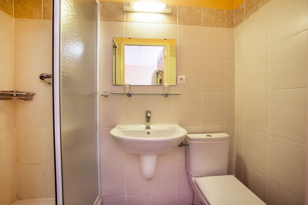 Le Dauphin Hotel 12/54