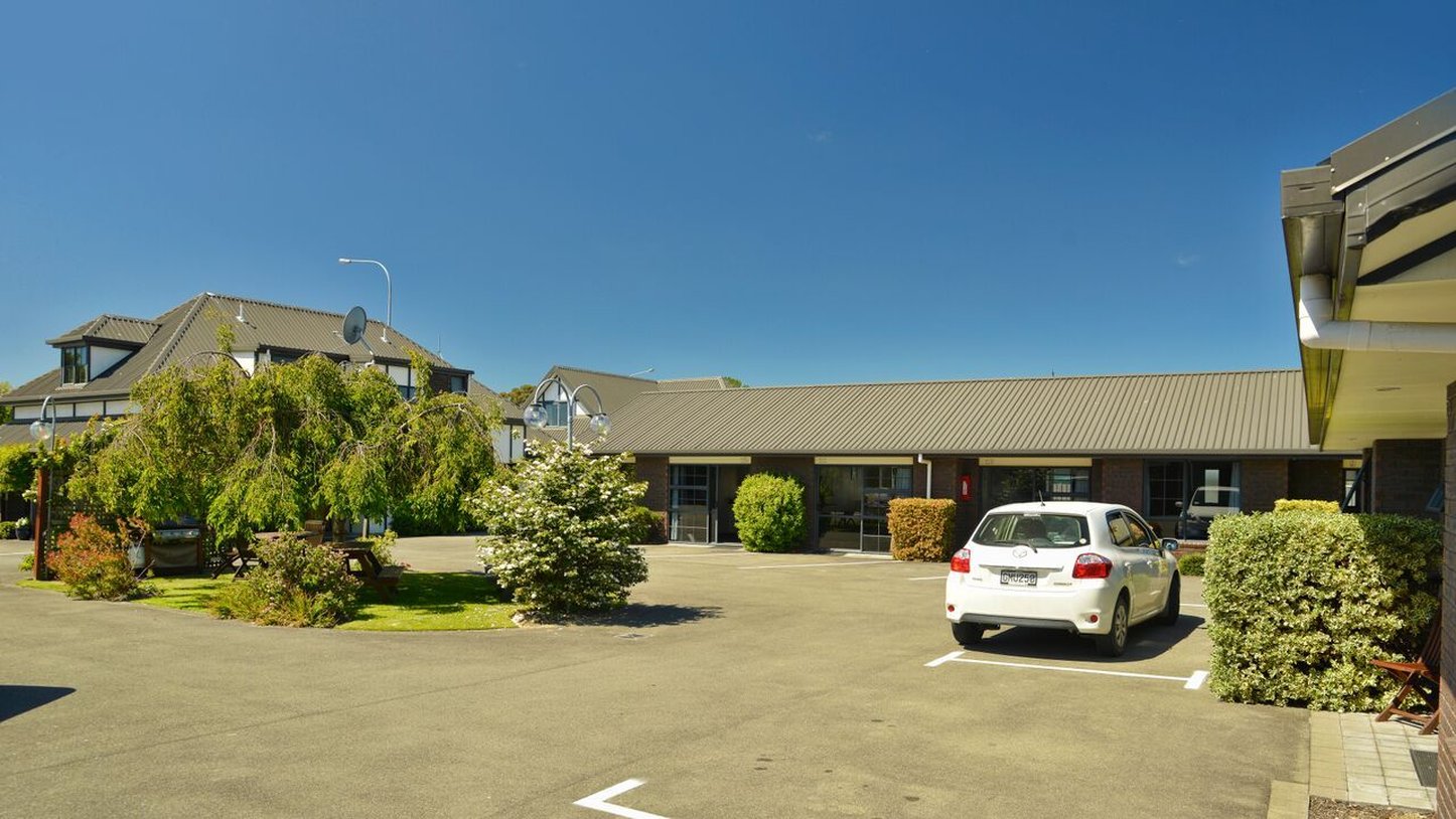 Aston Court Motel Blenheim 37/39