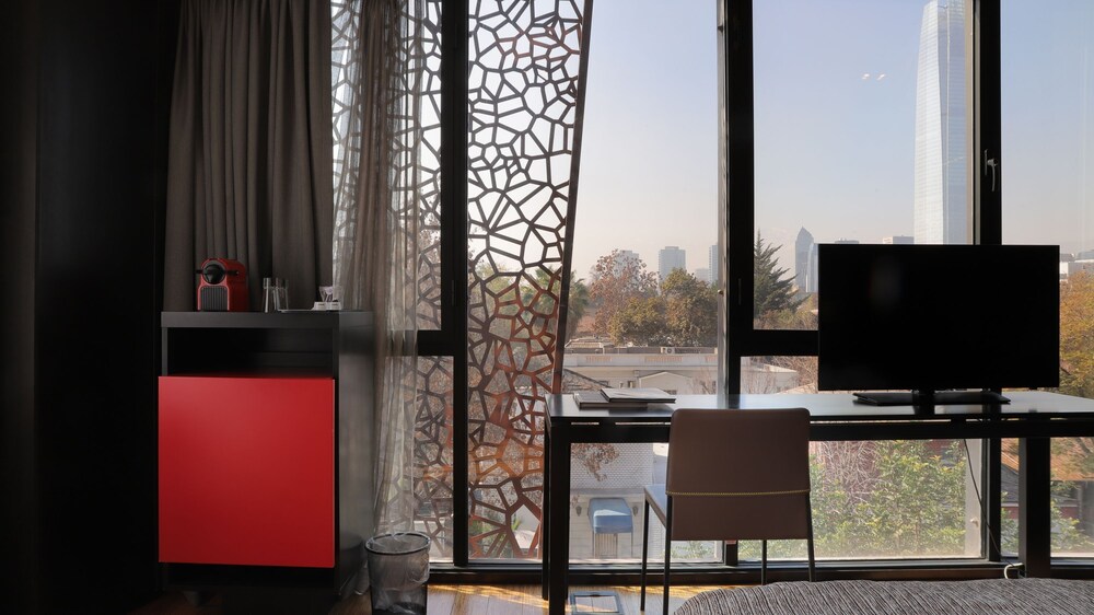 Ladera Hotel 9/50