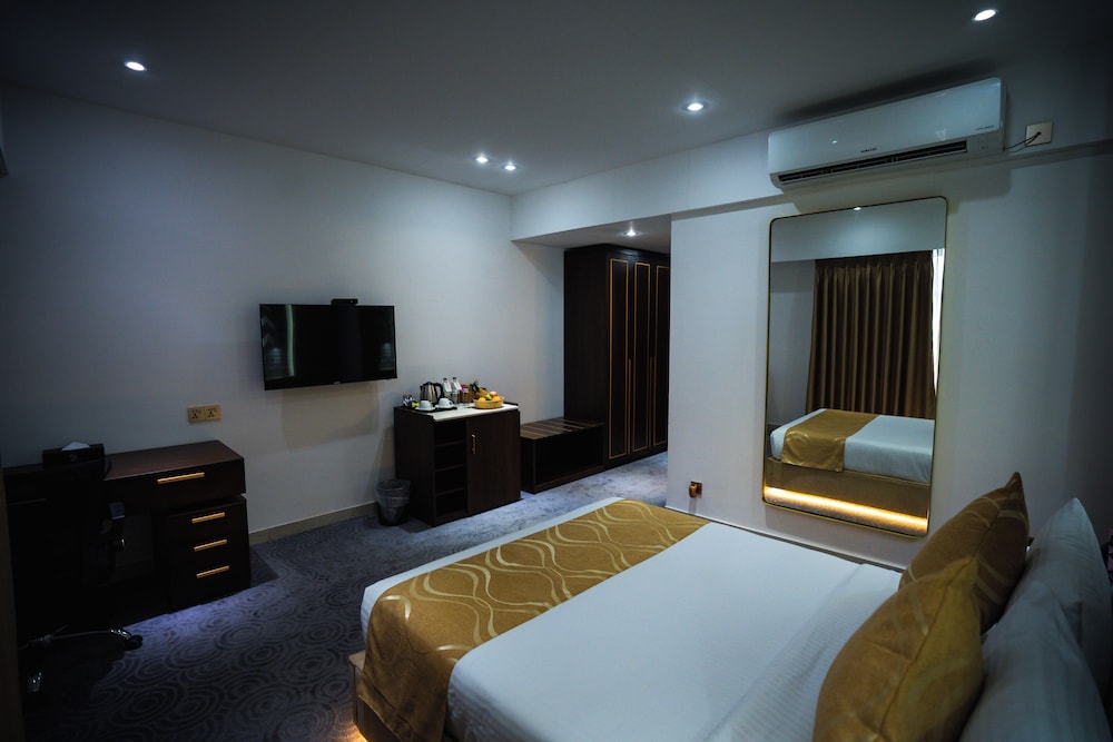 Unique Regency Hotel Dhaka 23/65