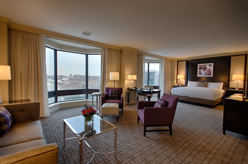 Royal Sonesta Harbor Court Baltimore 31/45