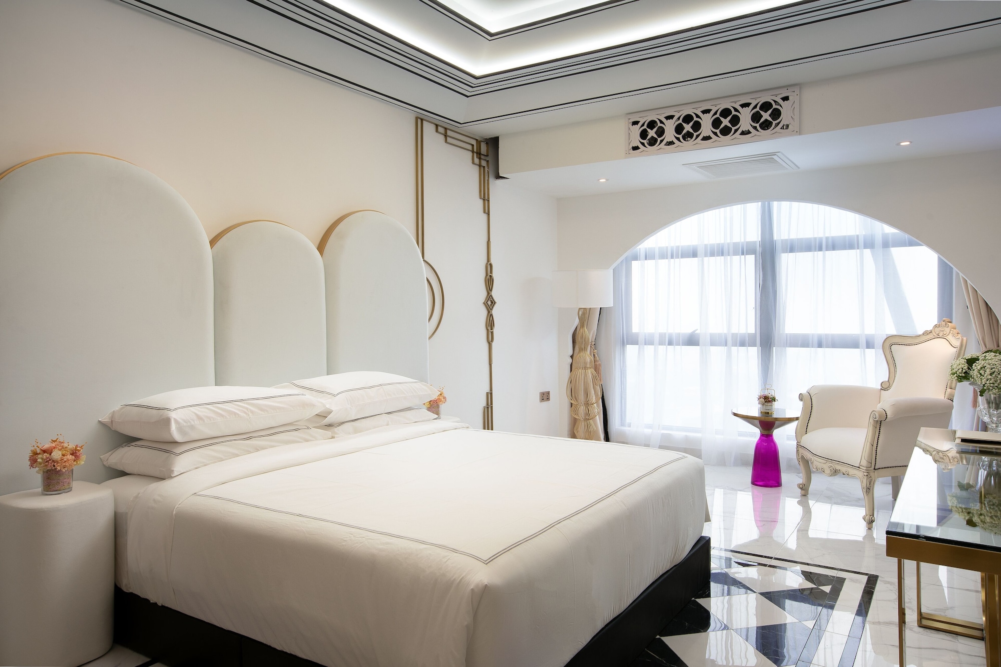 GLAM IX, KING BED